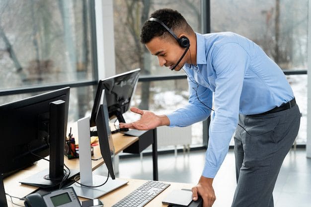 ERP support team agent providing technical assistance in a professional call center environment.